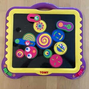 Tomy Gearation Magnetic Gear Board Sensory Toy STEM - 10 Gears